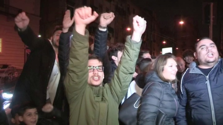 该片讲述了一个布满生命情趣的教师内田决然辞往年夜学教书职务，同心专心在家从事写作以后产生的连续串糊口趣事。内田深受学生们的爱戴，学生们每一年城市为教员举行生日会。每一年的生日会上，学生们城市问教员“筹办好了吗？”，而内田的回覆则永久是“还没”。内田对存亡的宽大旷达也深深地影响着本身的学生们，时刻提示着学生们要有一个健康积极的心态。传授的猫丢了一向哭，学生们赶快往探望他，为他处处找猫，还到黉舍等处所发传单，在报纸上登启事，但愿可以或许帮忙教员找回猫咪，重拾笑容。稠密的师生情贯串全片。影片结尾，内田在生日宴后入眠，外面学生在畅饮扳谈，他已近老年末年的梦里是孩童时在稻草堆里捉迷躲的场景，一年夜堆孩子连连喊着躲好没，他连连回覆“还没还没”。